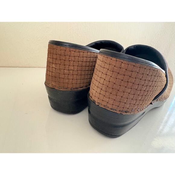 Sanita Brown Suede Clogs Size 41 EU 10 US Slip On Comfort Danish Made - Picture 5 of 6
